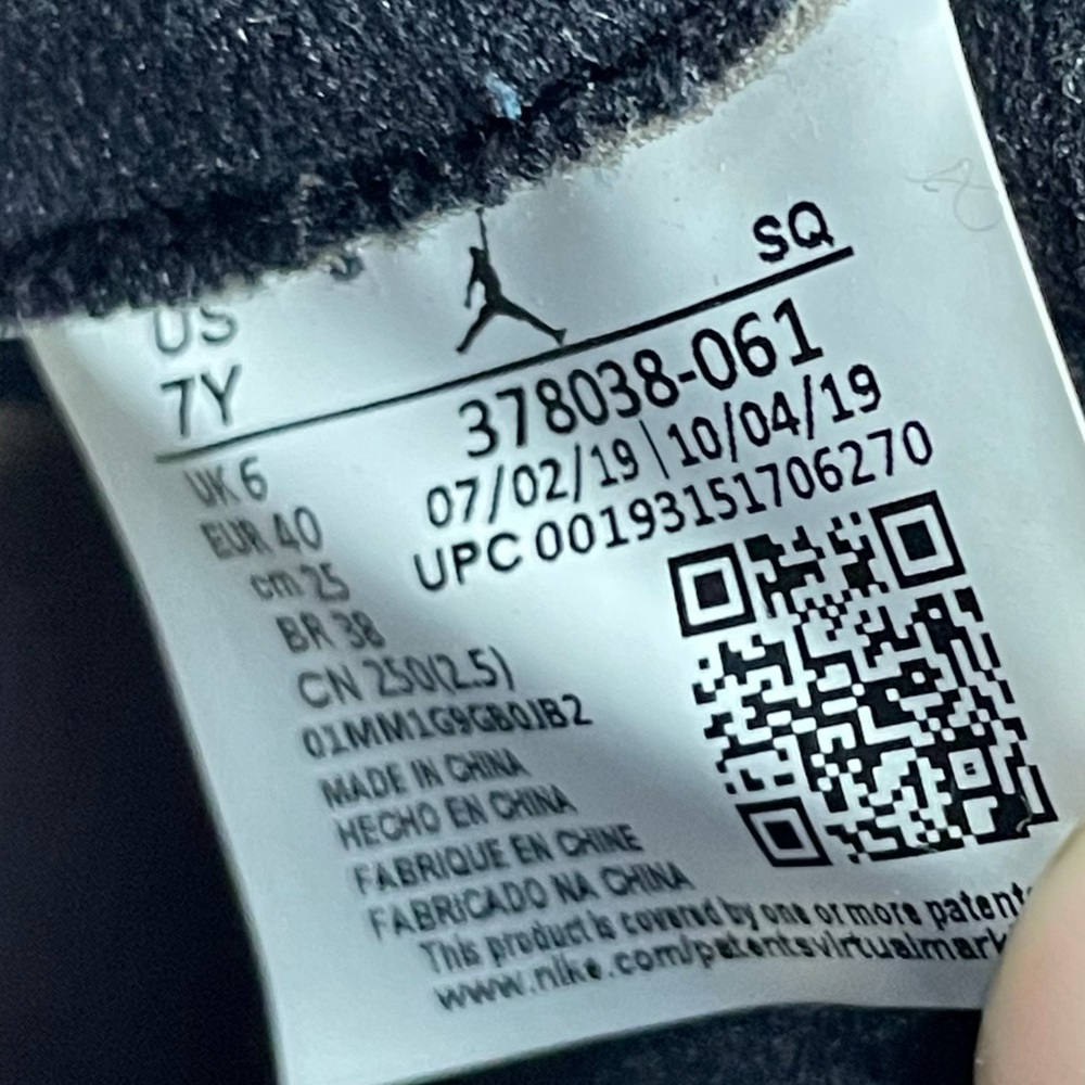 Nike Air Jordan 11 Retro GS "Bred" - Picture 8 of 8
